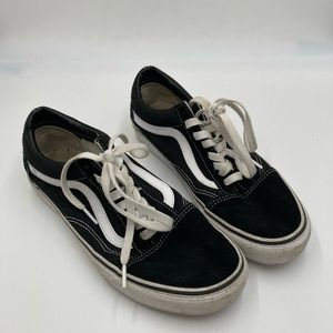 Vans size 8 Men’s black canvas Old Skool shoe